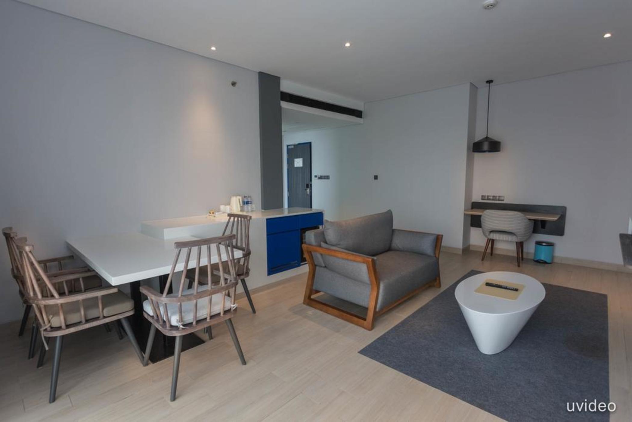 Ibis Styles Batam Nagoya Hotel Екстериор снимка