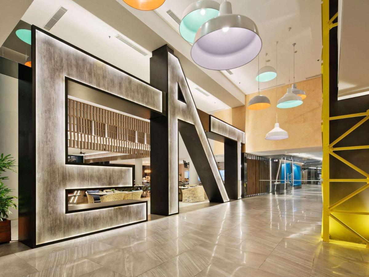 Ibis Styles Batam Nagoya Hotel Екстериор снимка