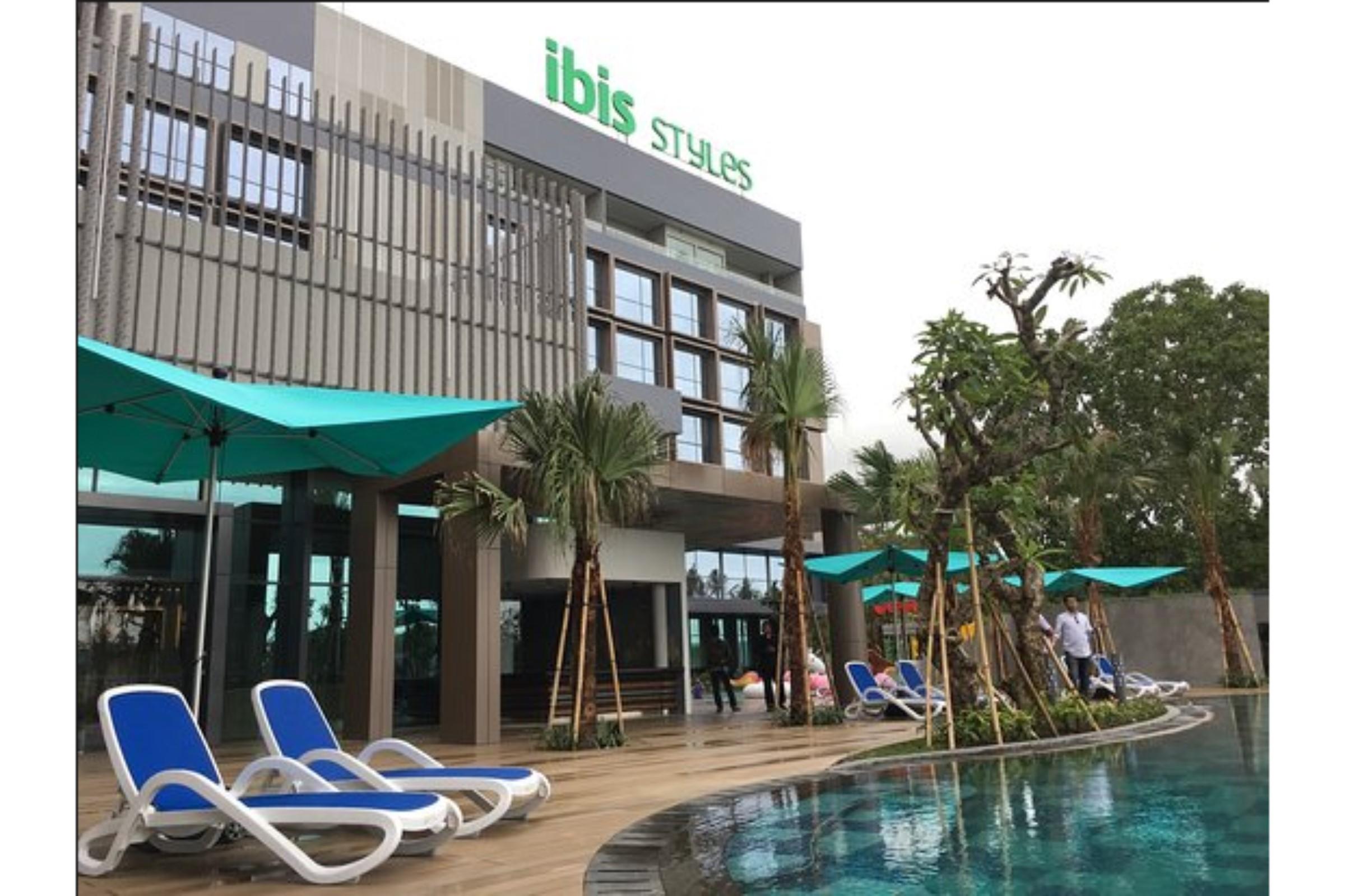 Ibis Styles Batam Nagoya Hotel Екстериор снимка