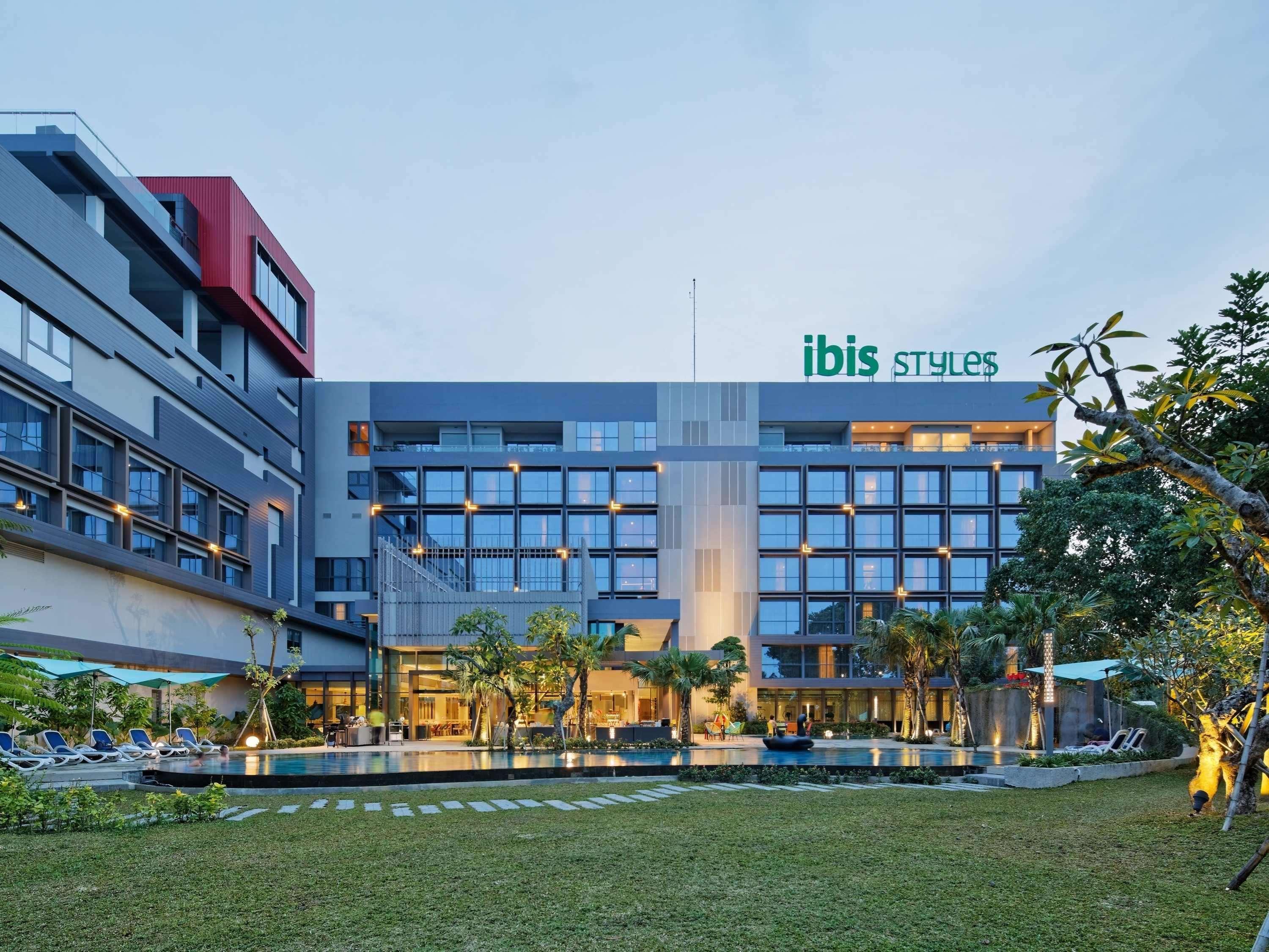 Ibis Styles Batam Nagoya Hotel Екстериор снимка