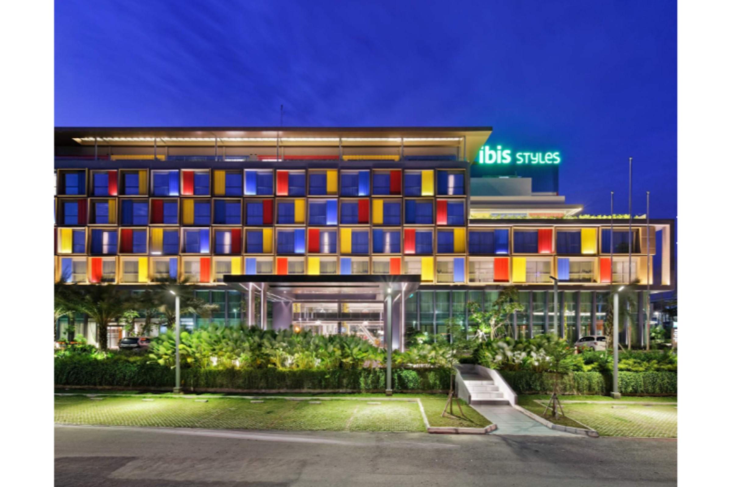Ibis Styles Batam Nagoya Hotel Екстериор снимка