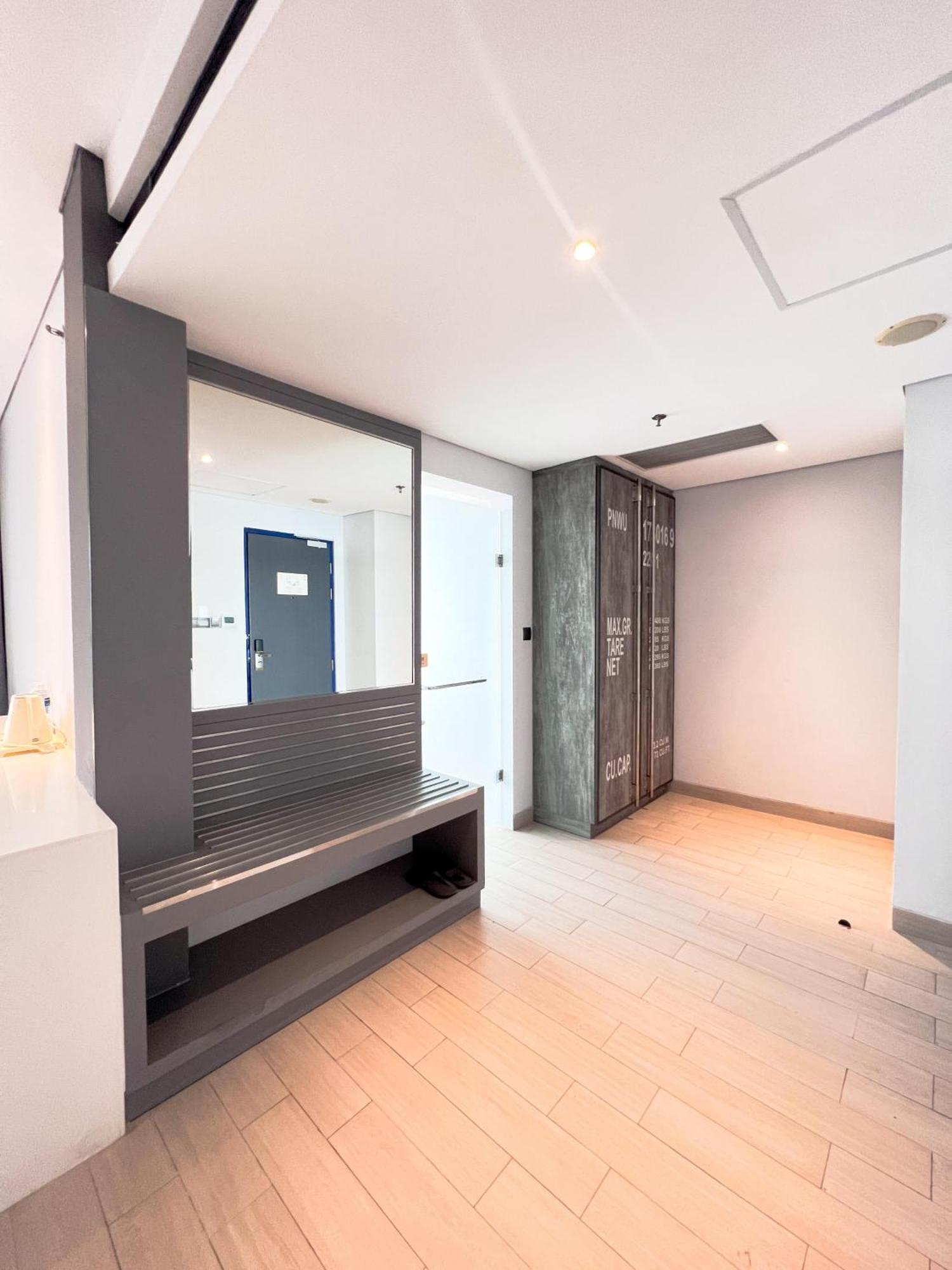Ibis Styles Batam Nagoya Hotel Екстериор снимка