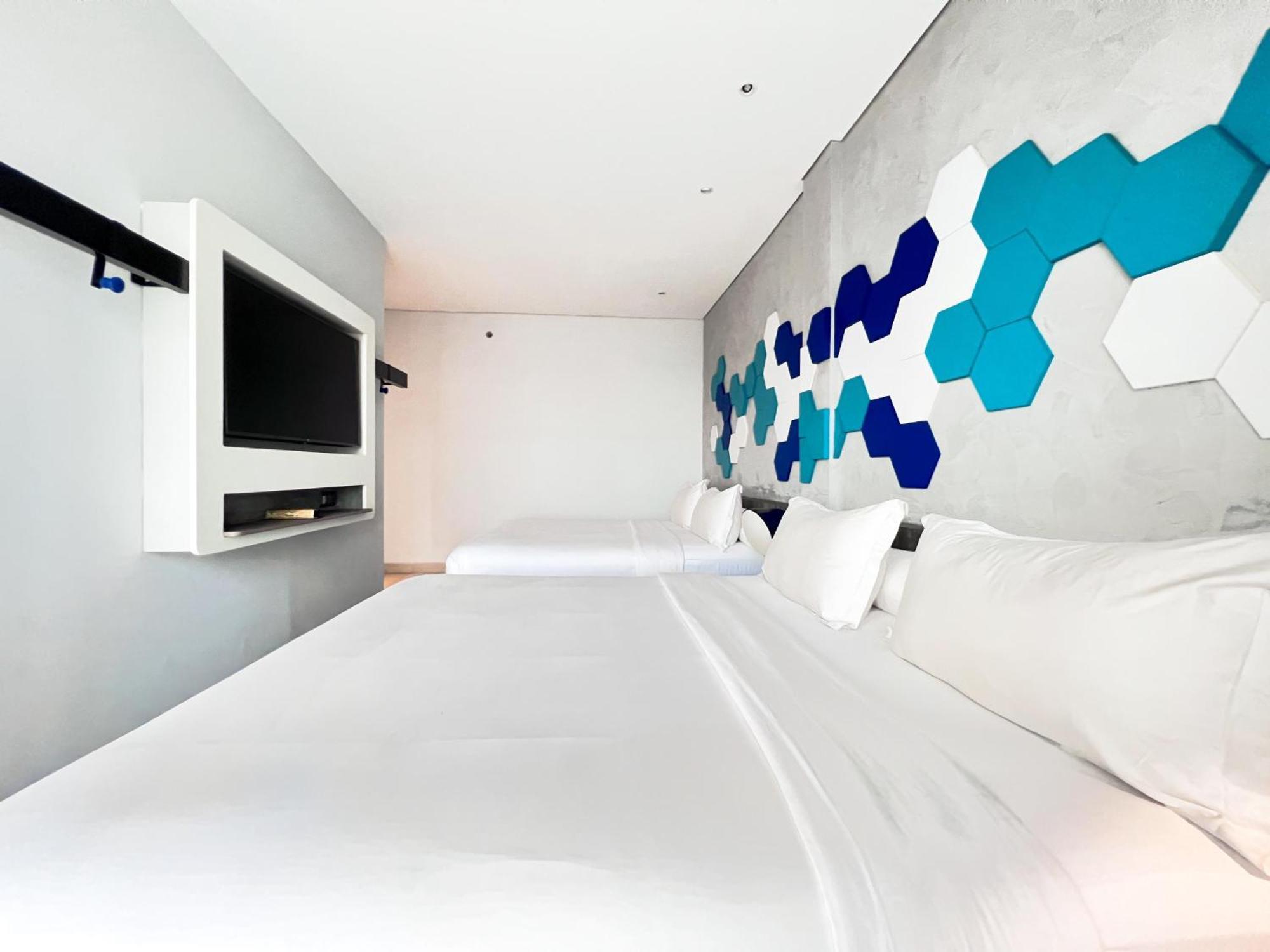 Ibis Styles Batam Nagoya Hotel Екстериор снимка