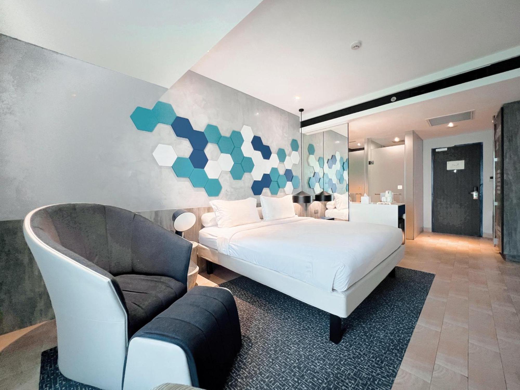 Ibis Styles Batam Nagoya Hotel Екстериор снимка