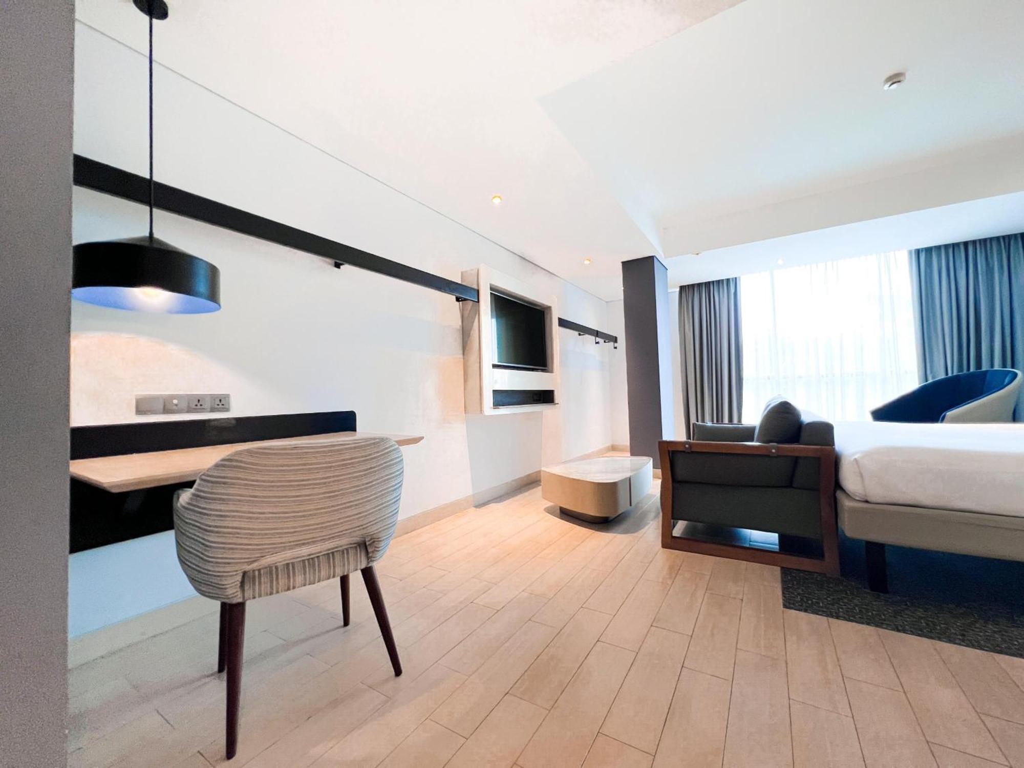 Ibis Styles Batam Nagoya Hotel Екстериор снимка