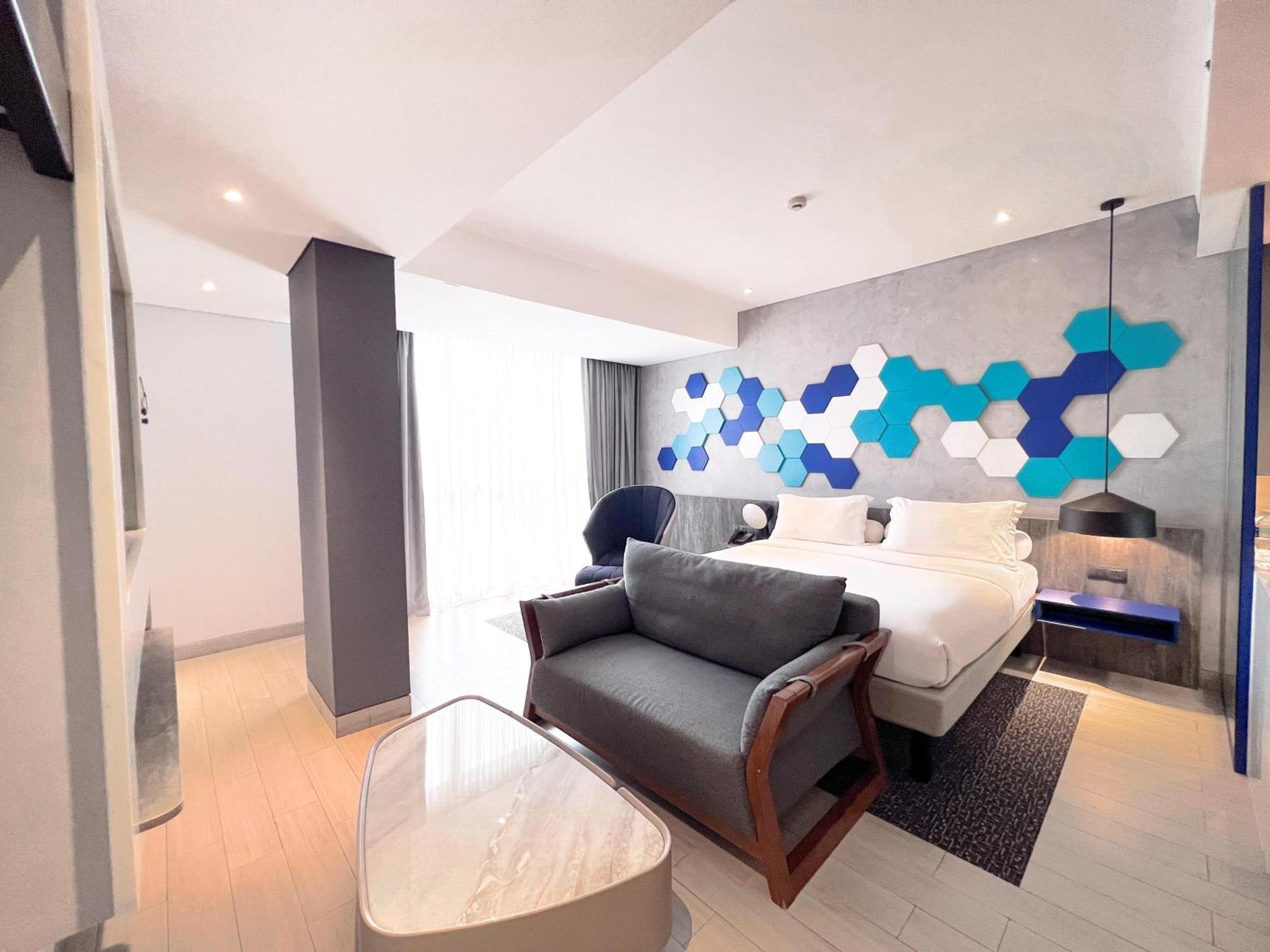Ibis Styles Batam Nagoya Hotel Екстериор снимка