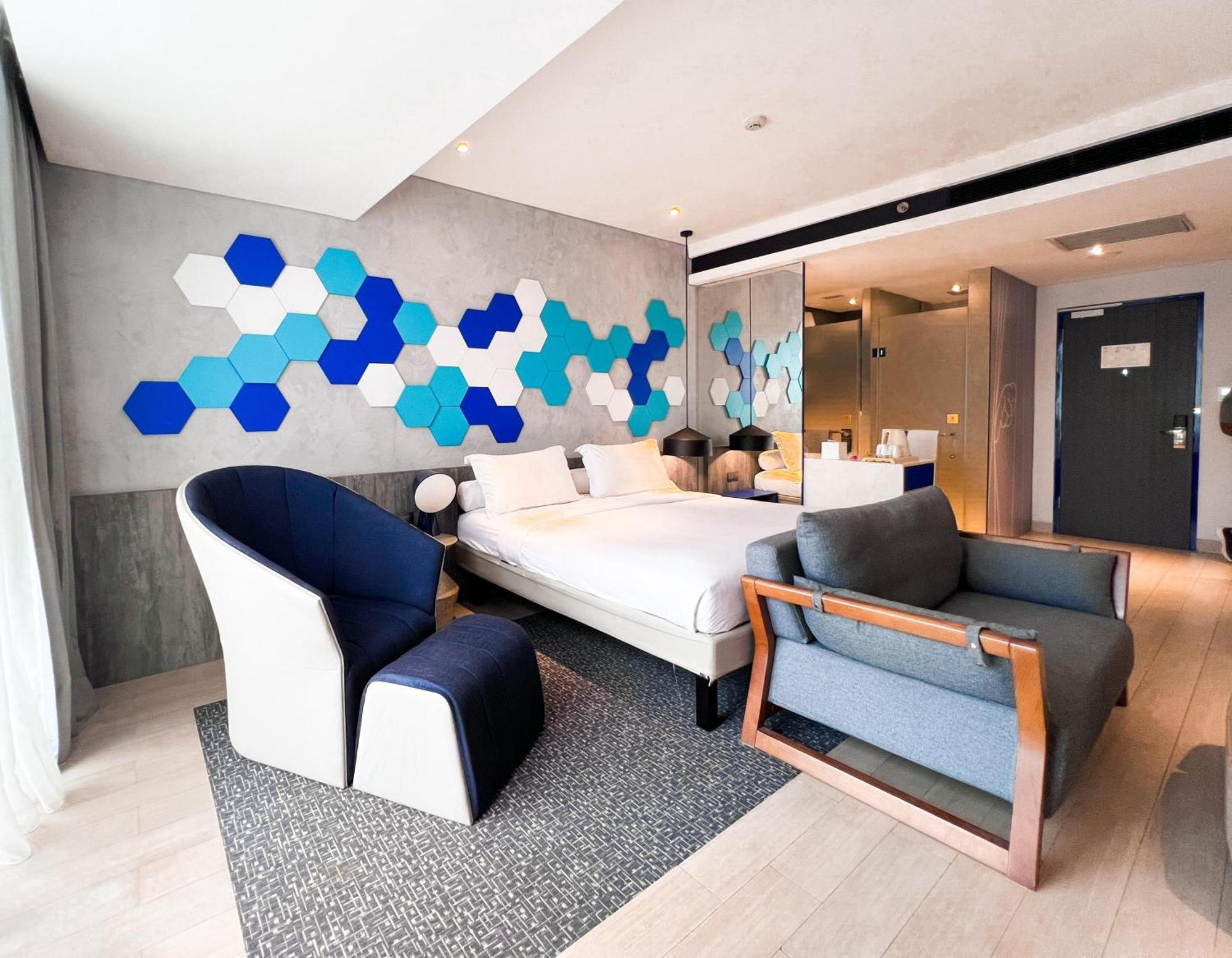 Ibis Styles Batam Nagoya Hotel Екстериор снимка