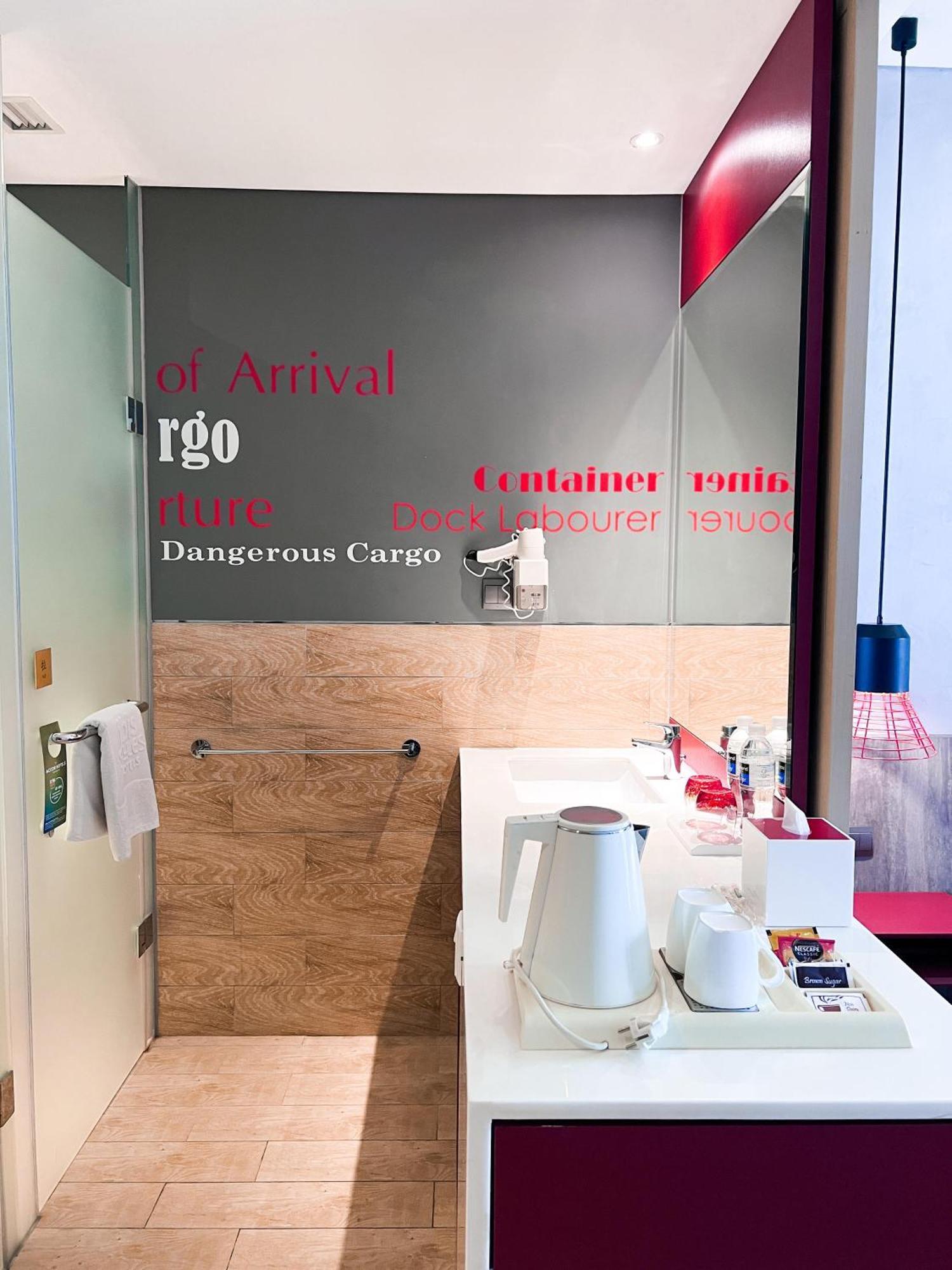 Ibis Styles Batam Nagoya Hotel Екстериор снимка