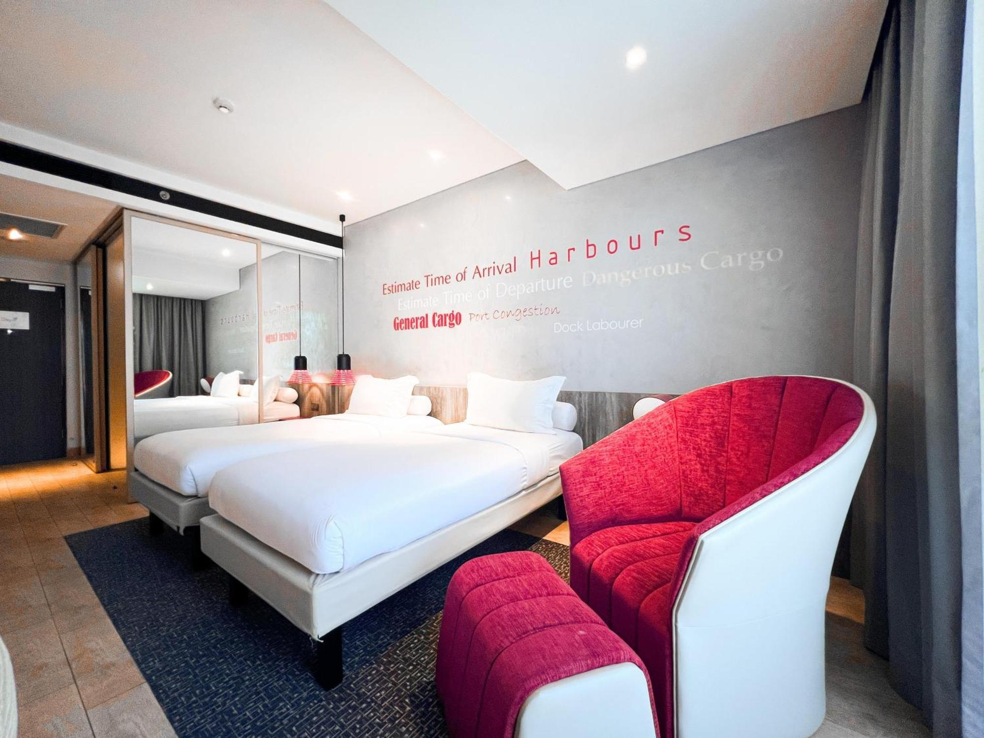 Ibis Styles Batam Nagoya Hotel Екстериор снимка