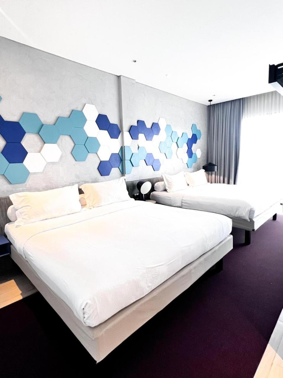 Ibis Styles Batam Nagoya Hotel Екстериор снимка